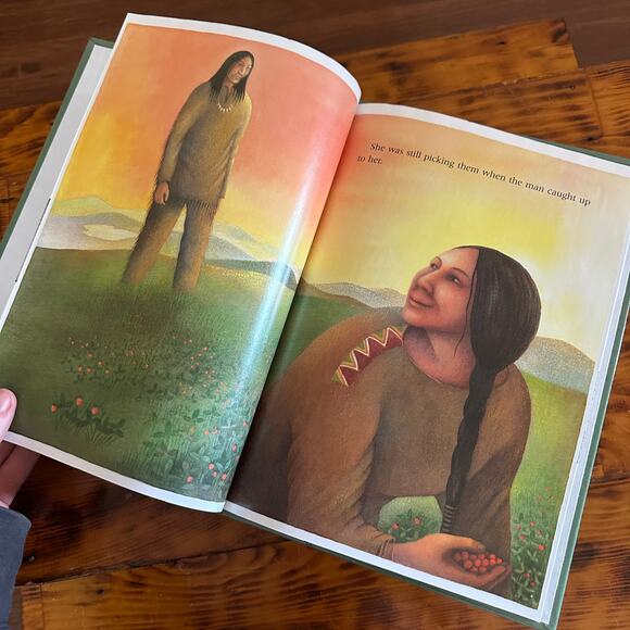 Vintage 1993 The First Strawberries A Cherokee Story Hardcover Book - Picture 8 of 12